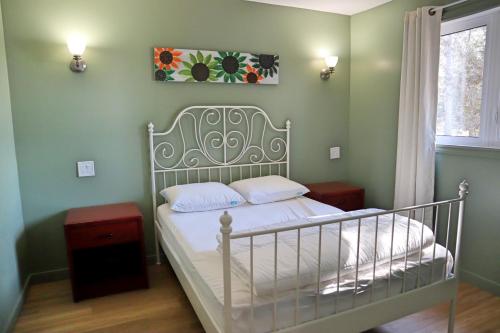 2 bedrooms, 3 beds