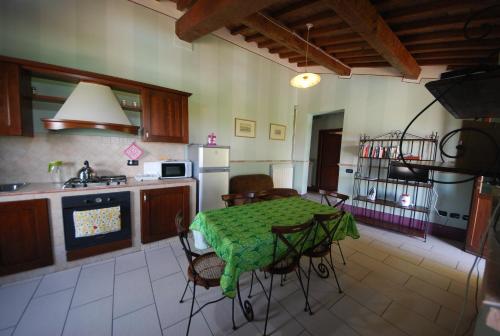 Spoleto by the pool - image 5