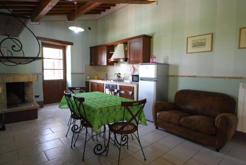 Spoleto by the pool - main image