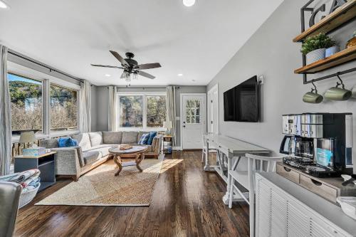 Peaceful 3BR Escape With National Forest Access