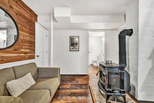 Peaceful 3BR Escape With National Forest Access