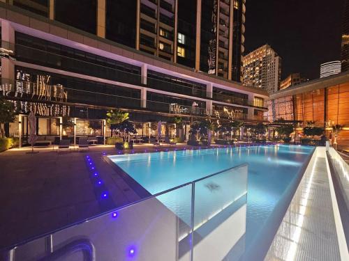 NEW YEARS Luxury Burj Khalifa and Fountain Views, Dubai (photo 8)