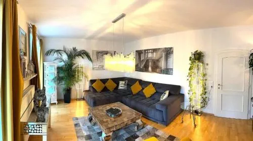 Haus Schmidhuber Ferienwohnung 2 mit Balkon und Bergblick in Großgmain, Österreich
