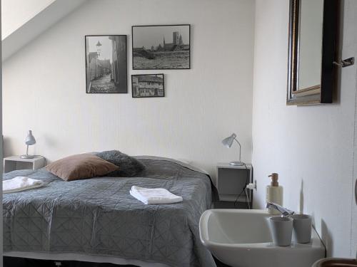 1 queen bed