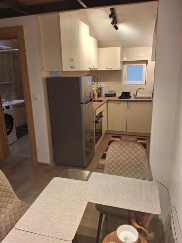 House 23 B2 - image 3
