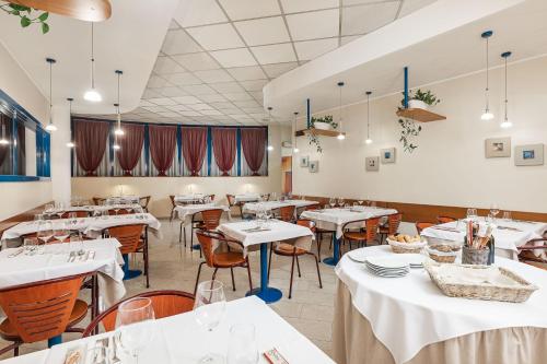Welcome Hotel - image 12