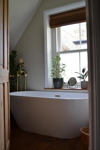Chapel Cottage- Coastal Somerset Retreat in Williton