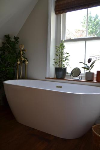 Chapel Cottage- Coastal Somerset Retreat in Williton
