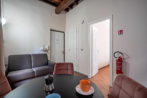 GuestHost - Ponte Vecchio Central Flats, Florence (photo 8)