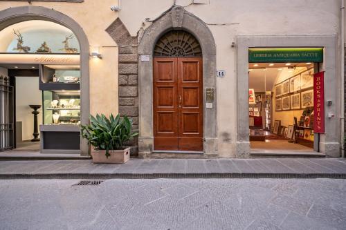 Ponte Vecchio Central Flats - image 5