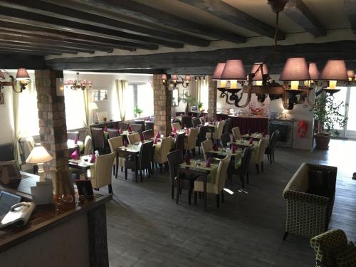 Étterem, Logis Hotel Les Nympheas in Chaufour Les Bonnieres