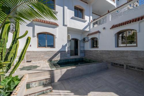 숙소 외관, Casa maravillosa in 아인 하우지