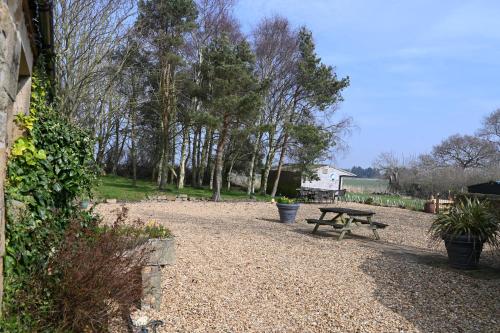 Stunning Barn Conversion next to Horse Field sleeps 10 in มอร์แพ็ท