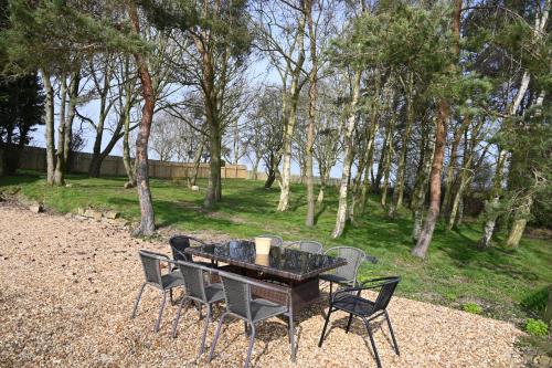 Stunning Barn Conversion next to Horse Field sleeps 10 in มอร์แพ็ท