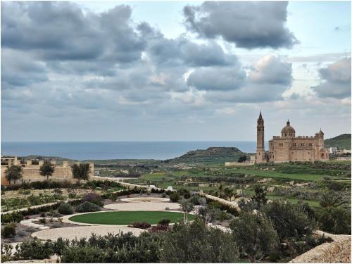 Veduta Ta Pinu Apartments with Stunning Views Garden Sauna Pool and Gym Veduta Ta Pinu Apartments with Stunning Views Garden Sauna Pool and Gym