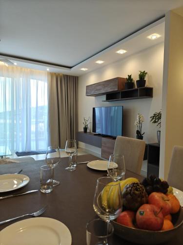 Veduta Ta Pinu Apartments with Stunning Views Garden Sauna Pool and Gym Veduta Ta Pinu Apartments with Stunning Views Garden Sauna Pool and Gym