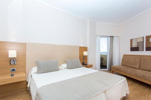 Be Live Adults Only Tenerife Set in a prime location of Tenerife, Be Live Adults Only Tenerife puts everything the city has to offer just outside your doorstep. The property offers a wide range of amenities and perks to ensure yo