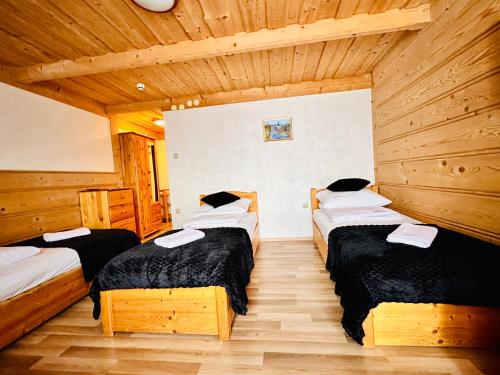Quadruple Room image 10