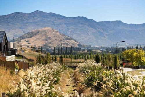 Remarkable views - Hanleys - image 9
