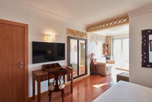 Sercotel Hotel President - image 12