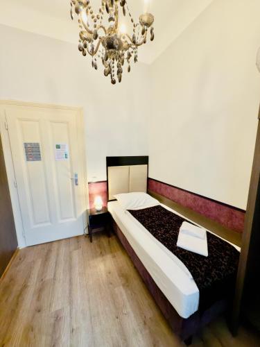 Standard Single Room room in Hotel Pension Baron am Schottentor