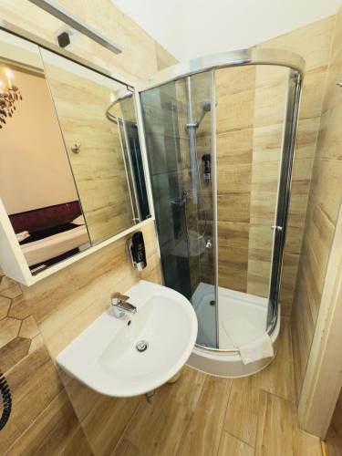 Standard Single Room image 4