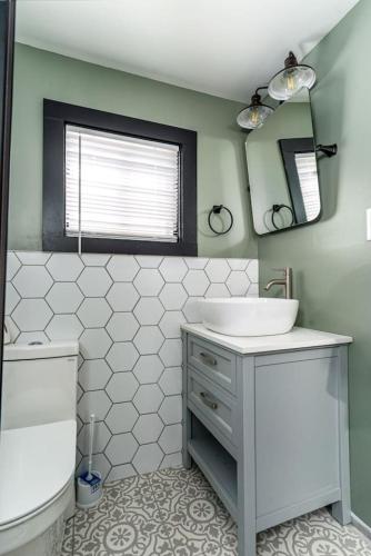 Cozy Cabin in a Rural setting 8 in Peterborough (NH)