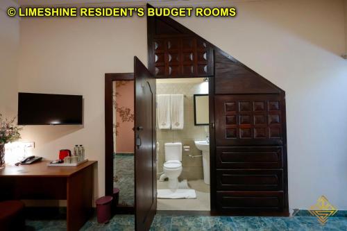 663900282 Limeshine - Airport Transit Hotels & Residences