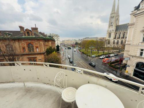 Hotel Pension Baron am Schottentor - image 12