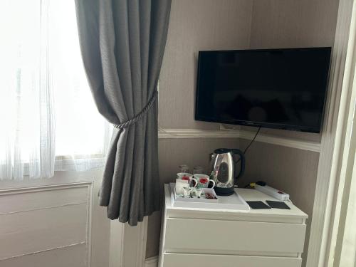 Spring Garden Guest House - image 3