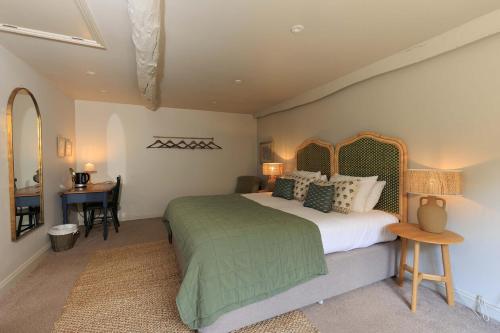 Double room, private bathroom