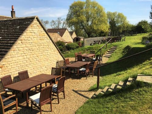 White Hart Inn - image 3