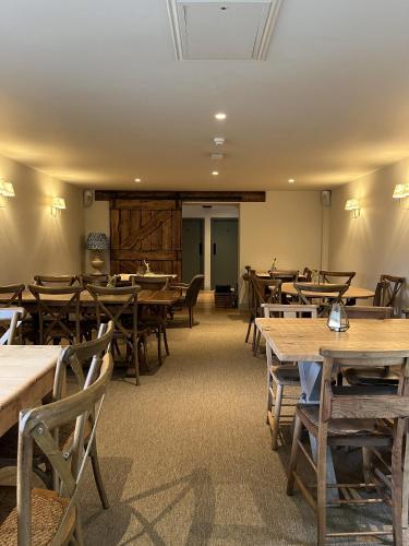 White Hart Inn - image 4