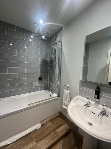White Hart Inn - image 9