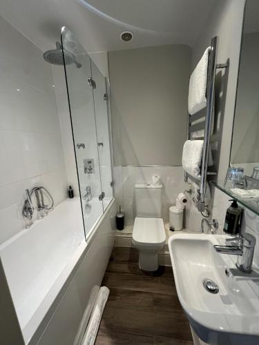White Hart Inn - image 11