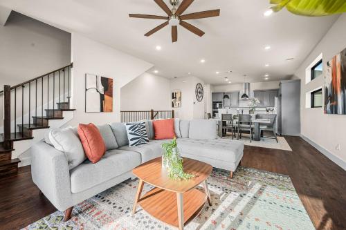 Modern 3br Lake House In Rowlett Modern 3br Lake House In Rowlett