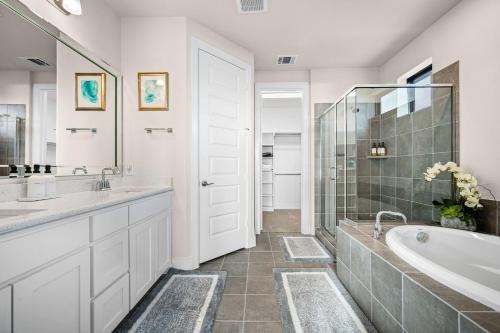 Modern 3br Lake House In Rowlett Modern 3br Lake House In Rowlett