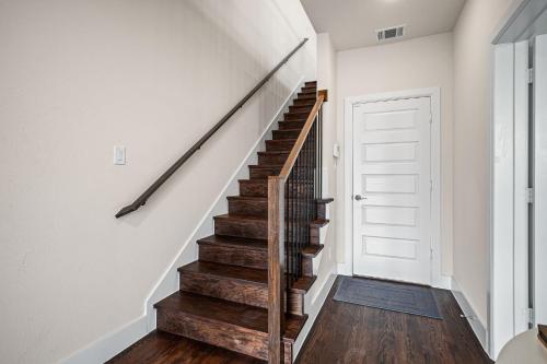 Modern 3br Lake House In Rowlett Modern 3br Lake House In Rowlett