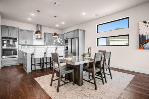 Modern 3br Lake House In Rowlett Modern 3br Lake House In Rowlett