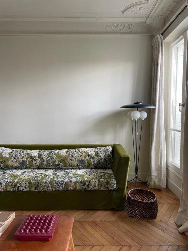 L'Atelier 35 with view of Montmartre, Paris