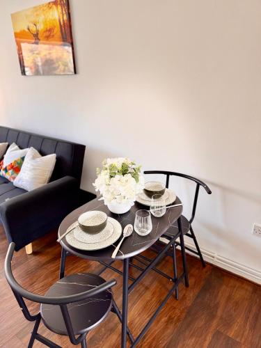 Létesítmények, OG Premium Stay - Stylish 1-Bedroom Apartment with Sofa Bed, Netflix, Wi-Fi & Free Parking - Near Ho in Ravensthorpe