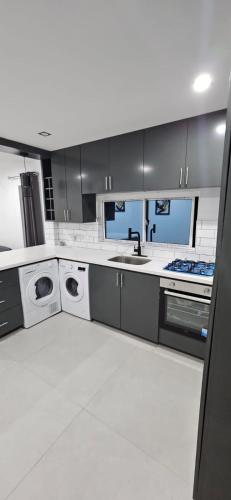 Highrise Condos in Calliste