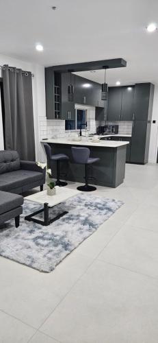 Highrise Condos in Calliste