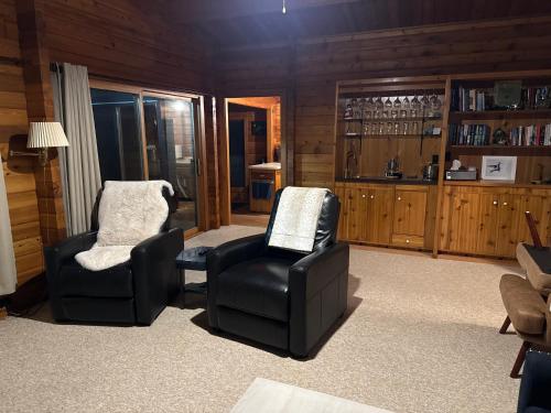 April Point Harbour House in Quathiaski Cove, Canada