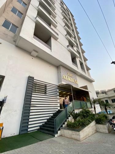 ทัศนียภาพภายนอกโรงแรม, The Atrium Apartments Opposite GIGA Mall - SUPERHOST STAYS in ดีเอชเอ เฟส 2