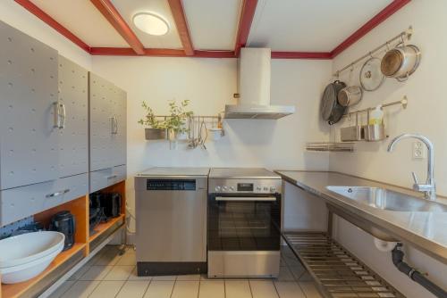 מטבח, Peaceful Home with Ocean Views in Elduvík (Peaceful Home with Ocean Views in Elduvik) in Gjogv