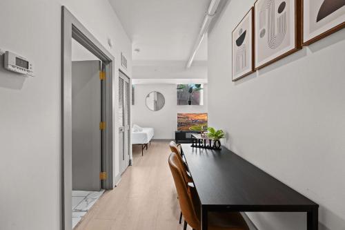 Bright and Modern Studio in Louisville # 108 in Louisville, USA