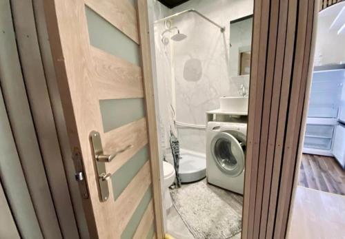 Душ, Bright and cozy flat in Rummu, 35 min to Tallinn in Veskiküla
