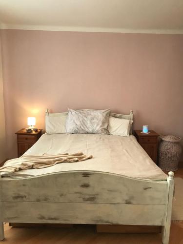 Lovely And Freshly Renovated Apartment In Praha 10 - image 3