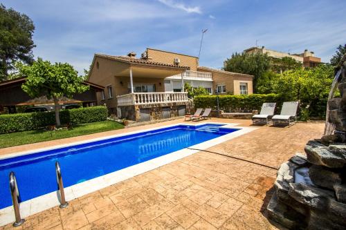 Nature, pool, tennis, aircon only 15 minutes to Barcelona! gîte à louer Sabadell